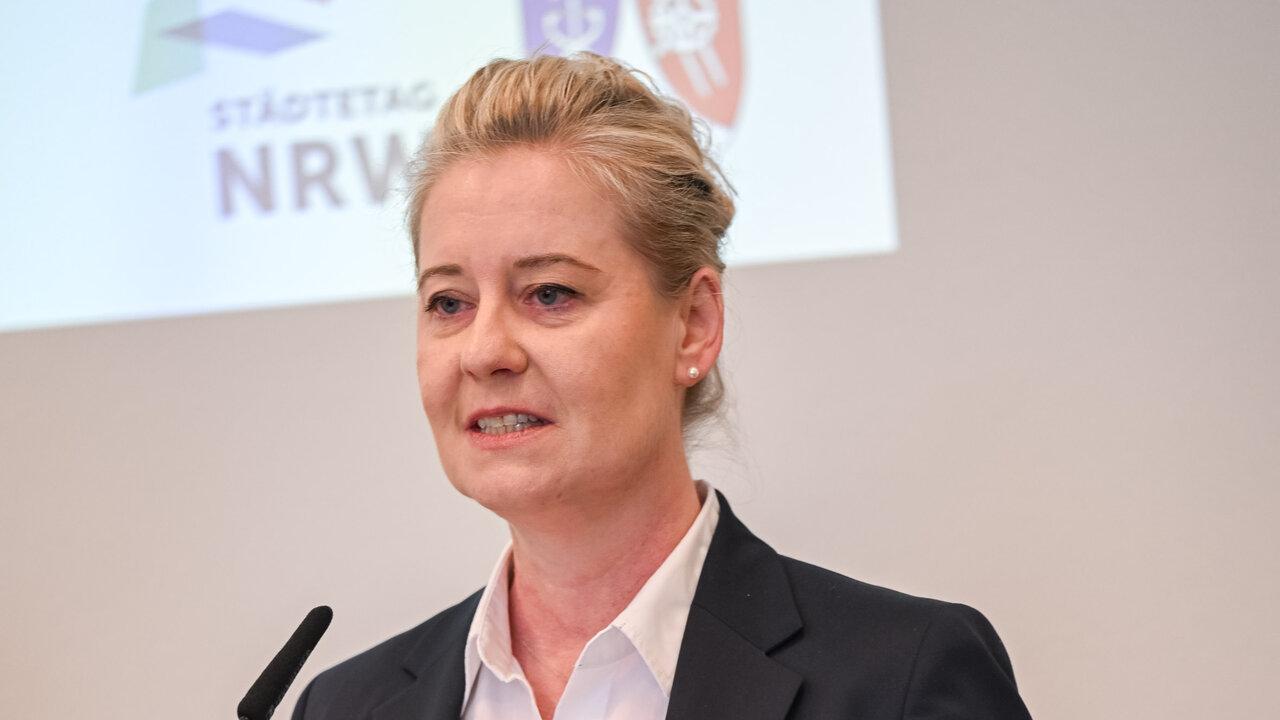 Forum B "Lernräume mit Vielfalt – Stadtgesellschaften mit starkem Zusammenhalt" mit Andrea Henze, Oberbürgermeisterin der Stadt Gelsenkirchen