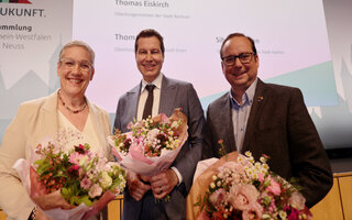 Neu gewählte Vorstandsspitze, v.l.: Sibylle Keupen, stellvertretende Vorsitzende des Städtetages NRW; Thomas Eiskirch, Vorsitzender des Städtetages NRW; Thomas Kufen, stellvertretender Vorsitzender des Städtetages NRW