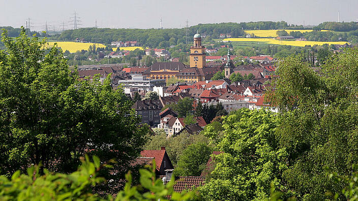 Witten -Panoramaaufnahme mit Blick vom Wasserspeicher auf die Innenstadt mit Rathaus