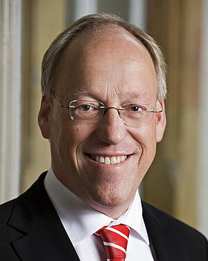 Porträtbild von Pit Clausen, Vorsitzender des Städtetages NRW