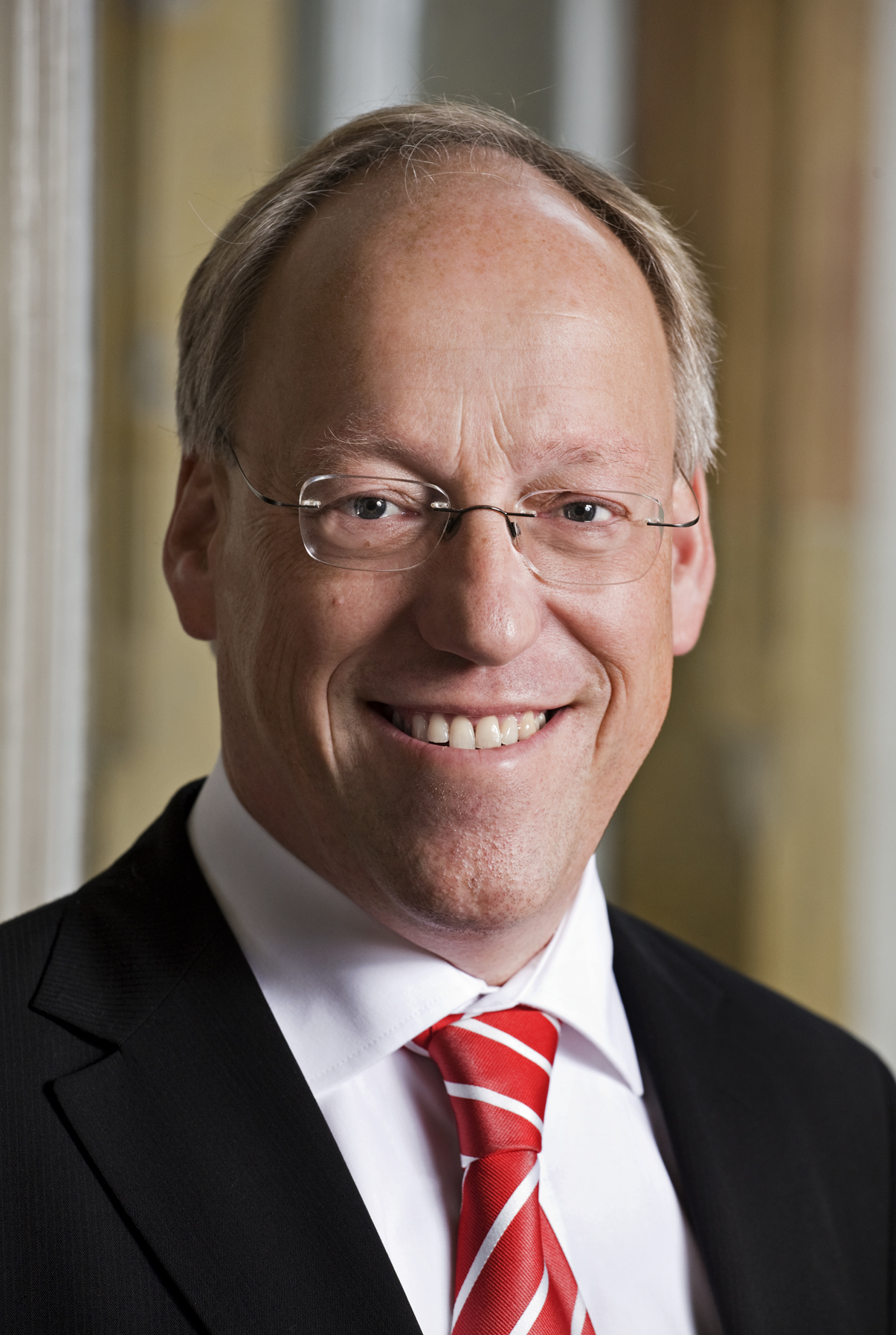 Porträtbild von Pit Clausen, Vorsitzender des Städtetages NRW